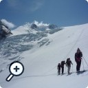 photo : Montée à Tracuit. Au fond, le Bishorn, pour le lendemain